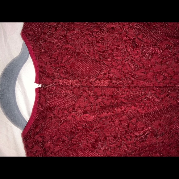 Lace dress - Picture 3 of 9